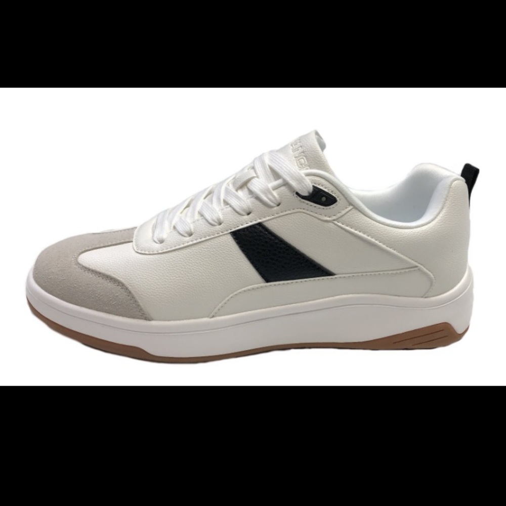 Vance Raiden T-Toe Low Top Sneaker

Color: White